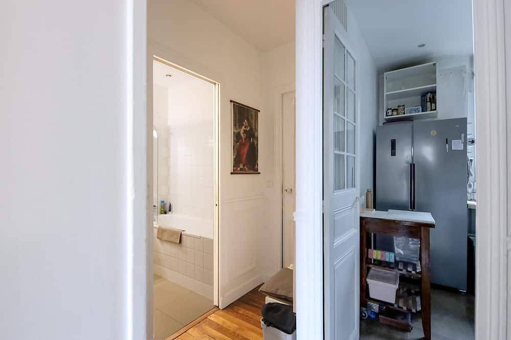 Entire apartment, Apartment in Paris near Line 14 Metro in Clichy, Hauts-de-Seine