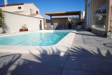Gîte pour 6 personnes, avec jardin et terrasse dans Salin-de-Giraud
