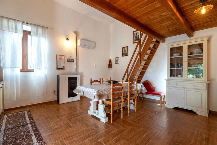 Casa Vacanze 'Domo Clelia' con Terrazza Privata, Giardino Privato e Aria Condizionata in Nulvi, Provincia di Sassari