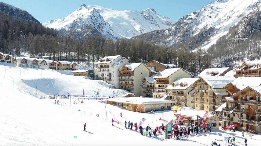 Chalet pour 6 personnes, avec balcon et jacuzzi à Les Orres