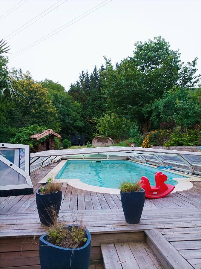 Location de vacances pour 19 personnes, avec sauna et vue ainsi que balcon et piscine à Saint-Chamond - 3