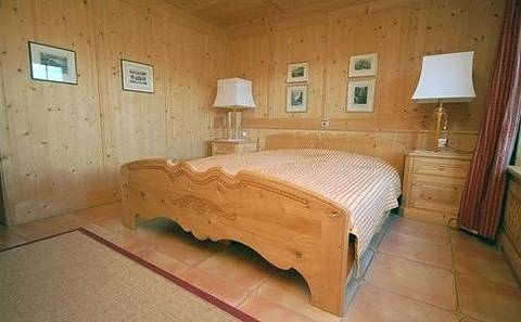 Hütte für 4 Personen, mit Terrasse und Garten sowie Ausblick in Davos - 2