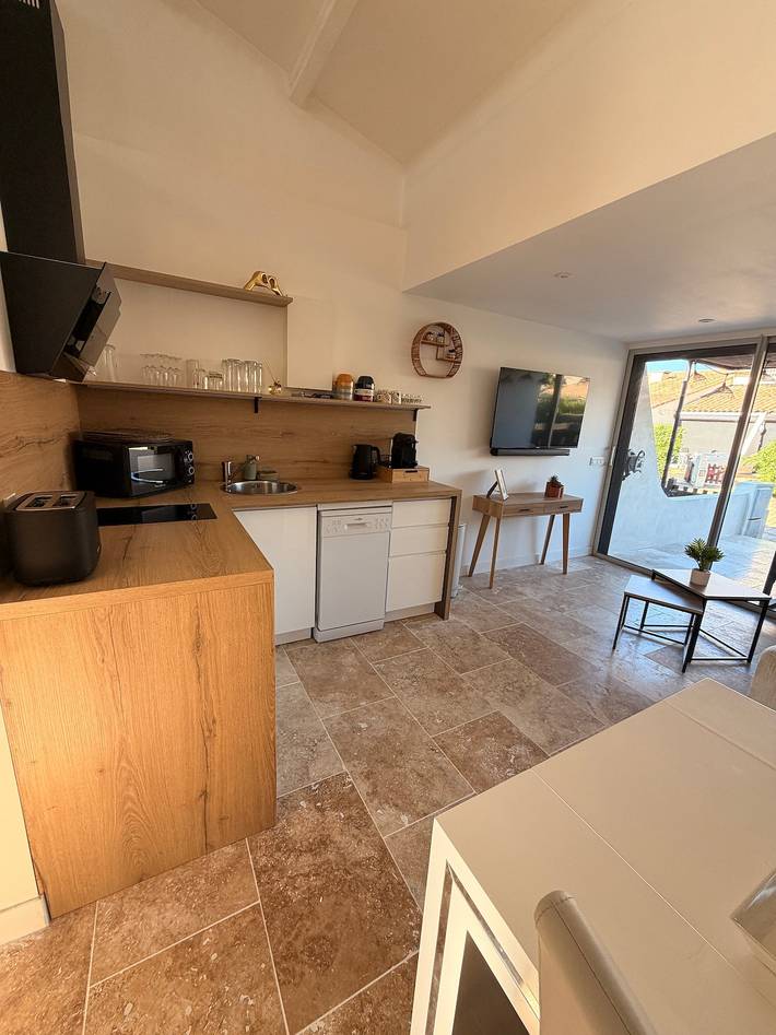 Villa „Sexty-nine“ mit gemeinsamer Terrasse, WLAN und Klimaanlage in Cap d'Agde, Agde