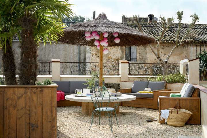 Gîte pour 12 personnes, avec piscine et sauna à Villedaigne