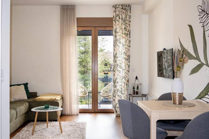 Ferienwohnung für 2 Personen, mit Ausblick und Balkon in Zlatibor