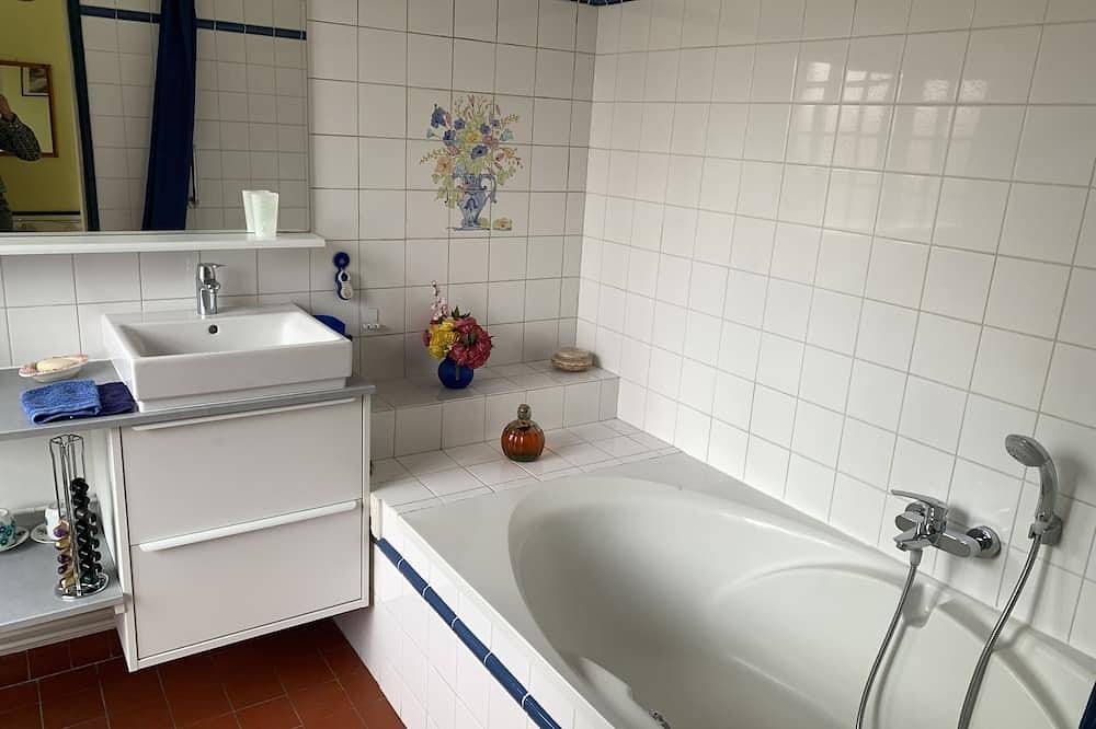 Entire apartment, Calm Close to Paris Jo2024 - Direct Stade de France - 8 km From Eiffel Tower in Fontenay-aux-Roses, Hauts-de-Seine