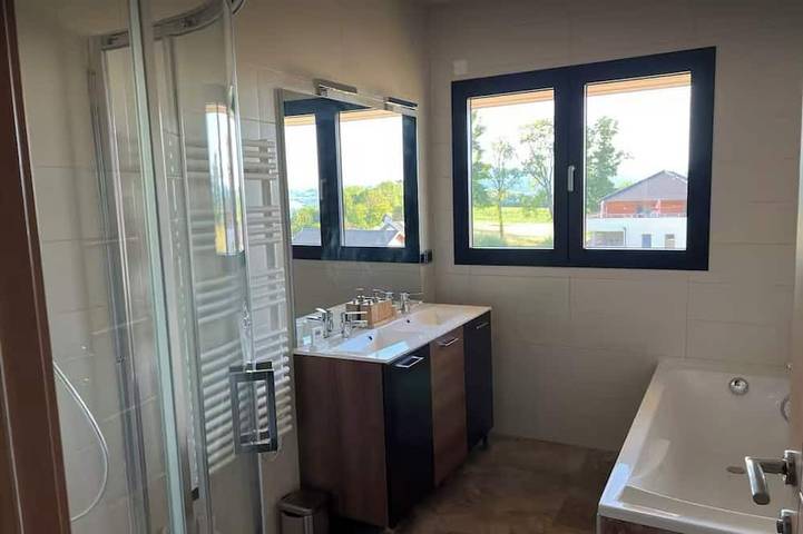 Location de vacances pour 9 personnes, avec jardin et terrasse à Rumilly - 4