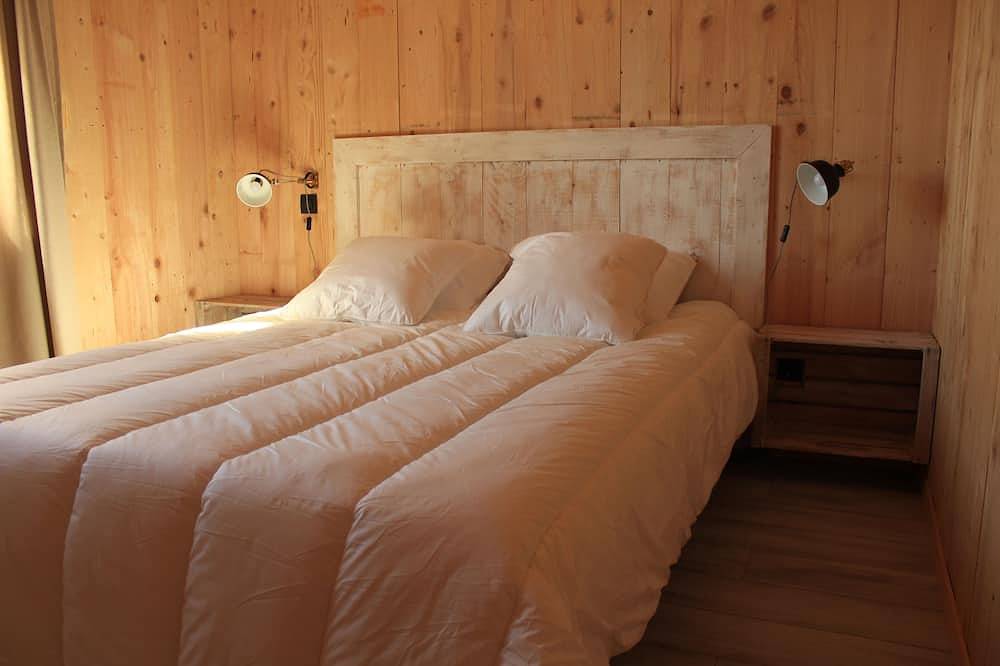 Chalet \"la chadeyre\" de reciente construcción, wifi gratuito, calefacción incluida in Murol, Parque Natural Regional Volcans d'Auvergne
