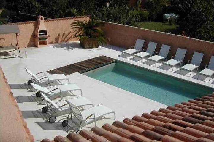 Villa für 14 Personen, mit Garten und Pool sowie Terrasse, mit Haustier - 1