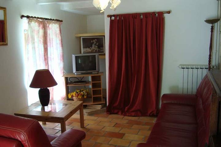 Location de vacances pour 7 personnes, avec terrasse et jardin, animaux acceptés à Beaugas - 4