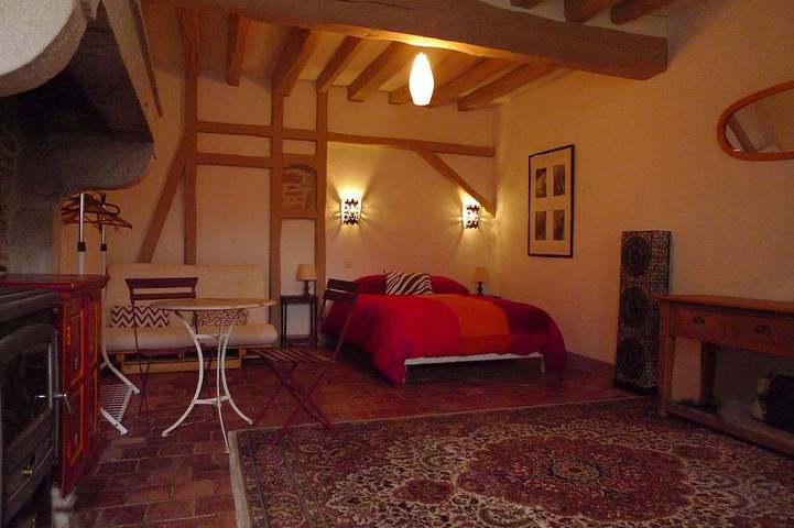 Location de vacances pour 9 personnes, avec piscine ainsi que terrasse et jardin à Donzy - 2