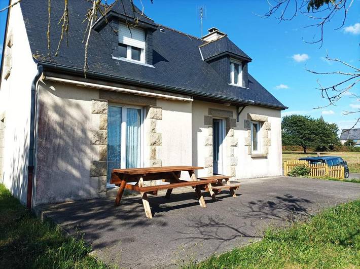 Location de vacances pour 9 personnes, avec Terrasse ainsi que Jardin et Vue à La Croix-Avranchin - 2