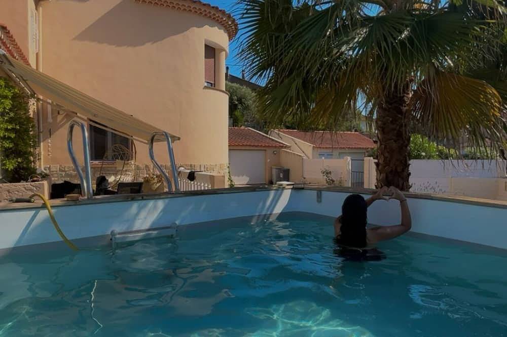 Ganze Wohnung, First floor apartment in a villa with terraces and swimming pool in Ollioules, Mittelmeerküste (Frankreich)