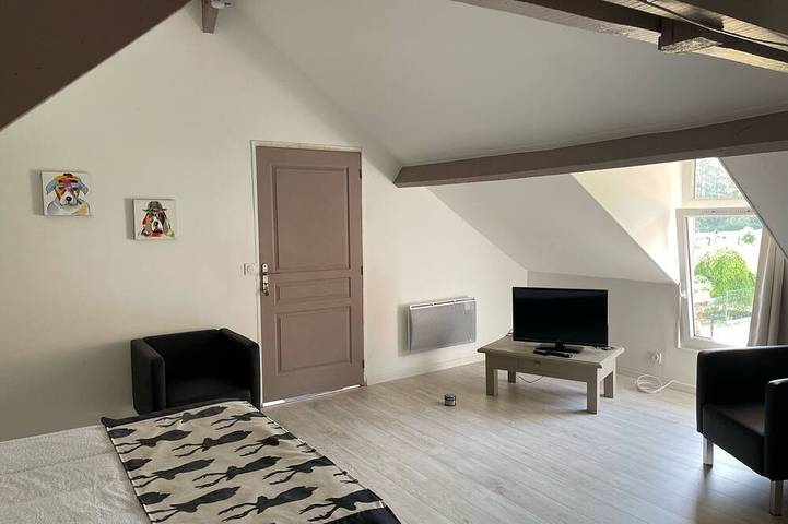 Location de vacances pour 3 personnes, avec Jardin et Piscine à Romeries