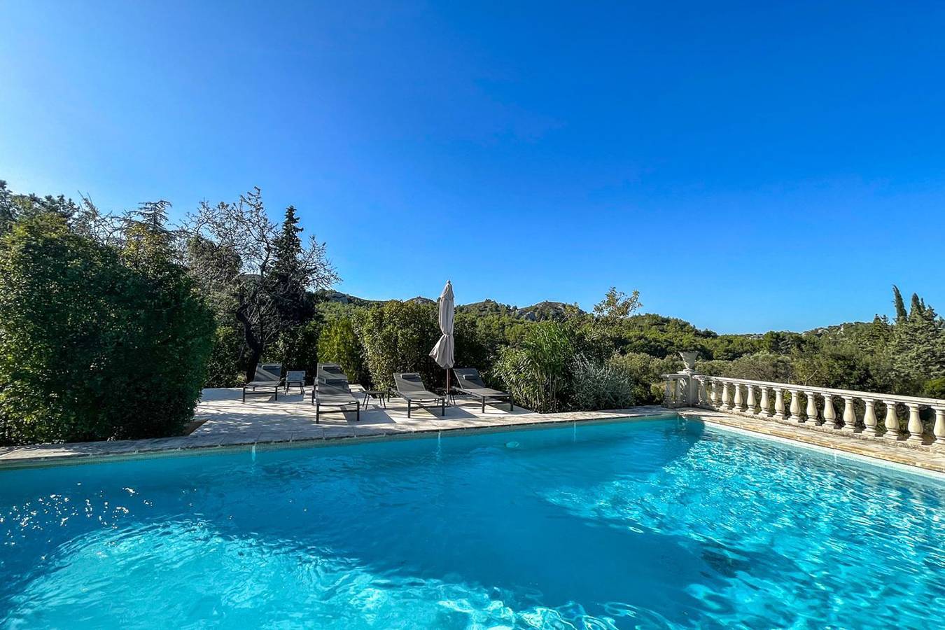 Taureau in Les Baux-de-Provence, Arles und Umgebung