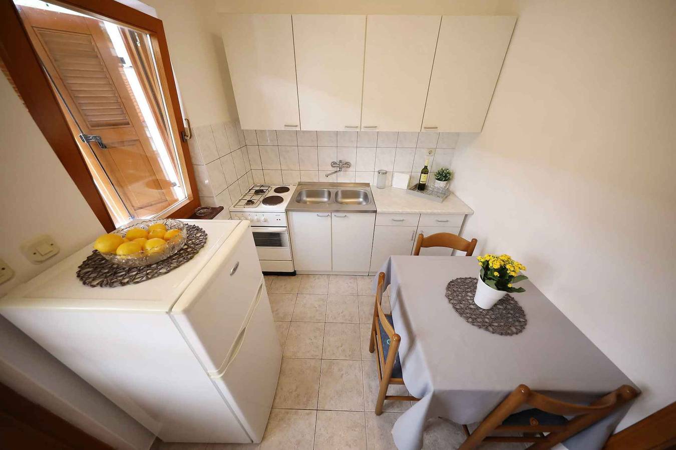Ganze Ferienwohnung, Ferienwohnung in Küstennähe in Zadar (Kommun), Iz
