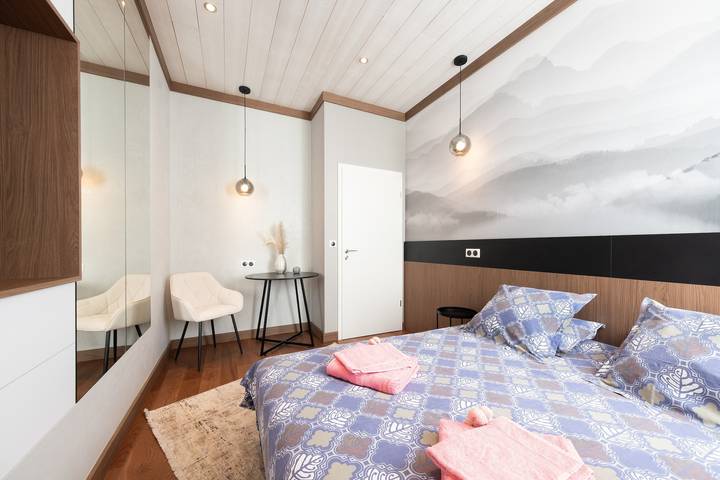 Hel lejlighed, Unique loft with mountain-view terrace, 2 bedrooms, sauna, garage – Beds made & cleaning included in Cornimont, Regional Naturpark i Ballons des Vosges