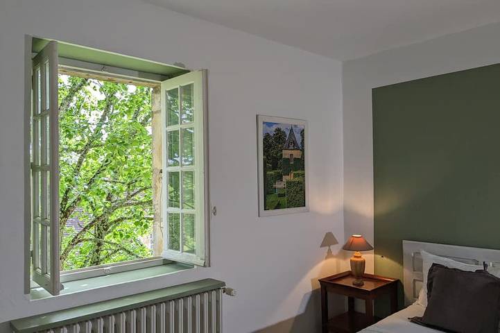 Gîte pour 2 personnes, avec Jardin et Piscine à Reilhaguet - 4