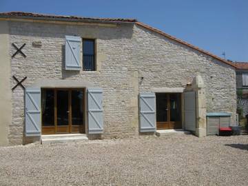 Gîte pour 6 personnes, avec piscine et jardin à Bréville