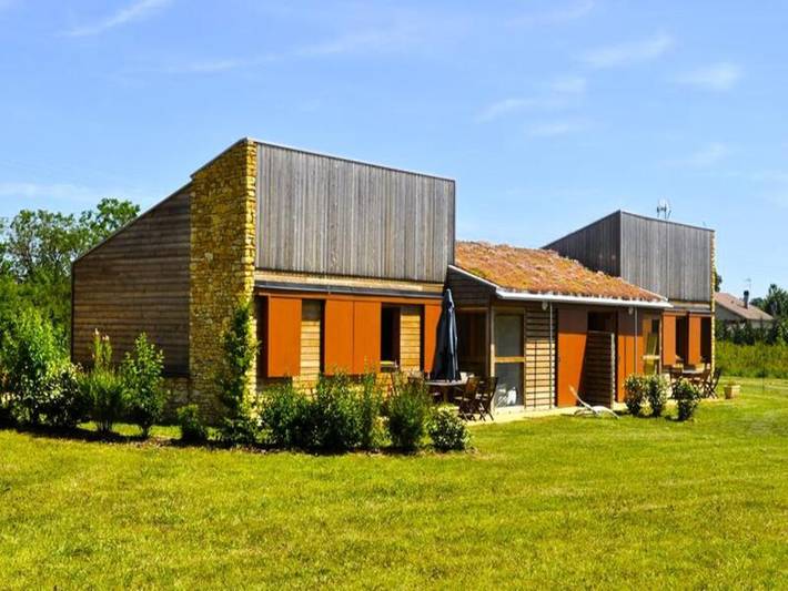 Gîte pour 4 personnes, avec piscine et terrasse, animaux acceptés à Sorges