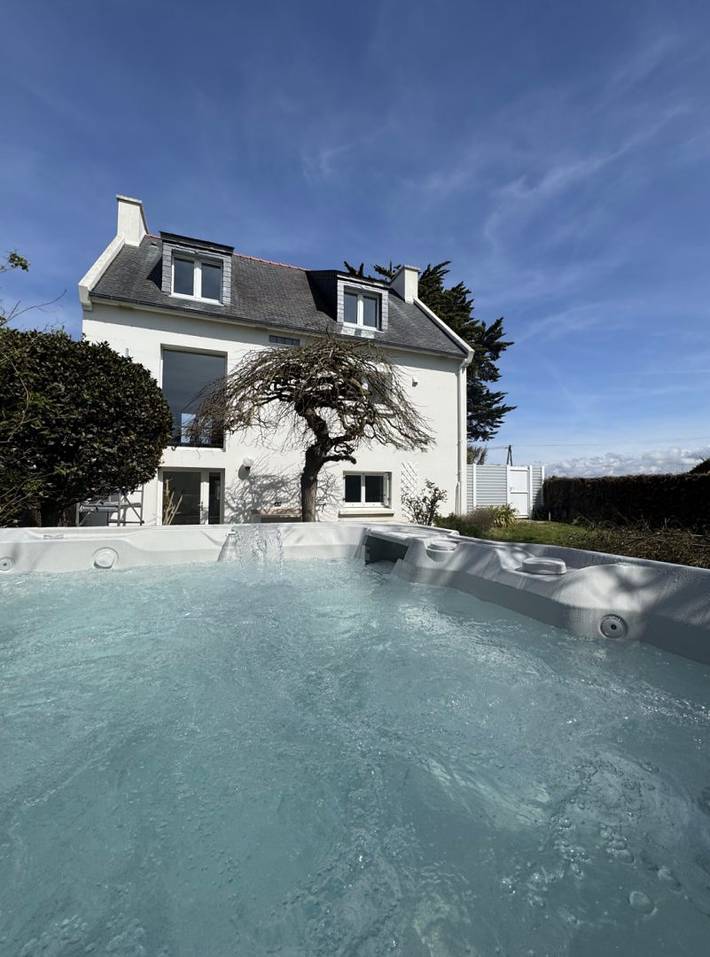 Gîte pour 10 personnes, avec jardin et jacuzzi - 1