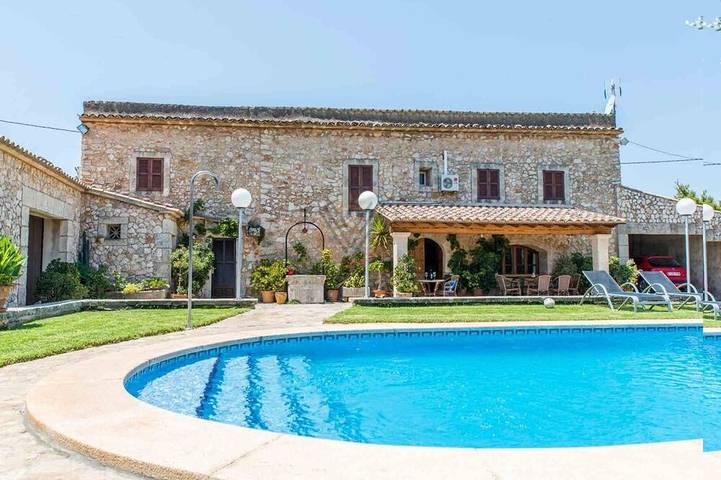 Villa for 6 people, with balcony and pool as well as garden - 1