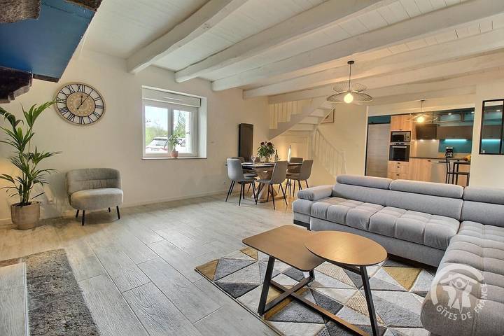 Gîte pour 6 personnes, avec terrasse et jardin