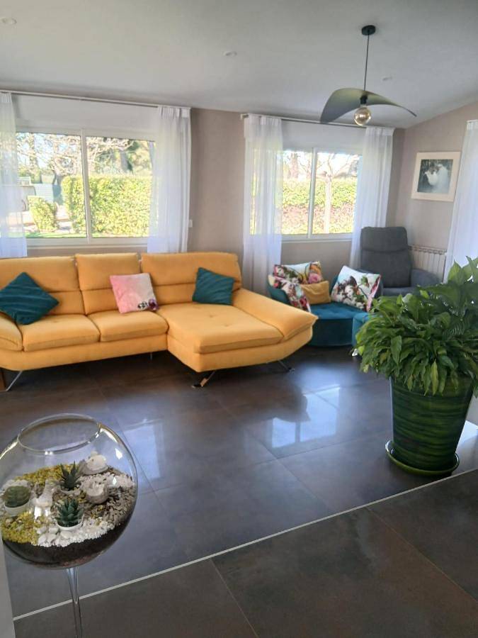 Location de vacances pour 8 personnes, avec jardin ainsi que piscine et jacuzzi à Montbazin - 3