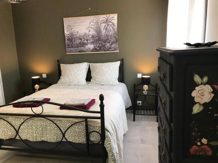 Location de vacances pour 16 personnes, avec jacuzzi ainsi que jardin et piscine, adapté aux familles à Manso (homonymie) - 3