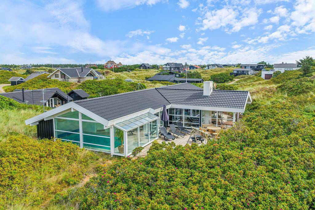 Großes Poolhaus mit Sauna und Whirlpool nah an Meer und Stadt in Vejers Strand, Varde