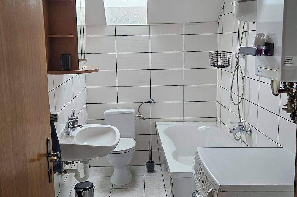 Ganze Wohnung, Ferienwohnung Beti liegt in schöne Ruhiger Lage in Meineringhausen, in Korbach, Waldecker Land