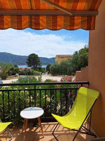 Gîte pour 4 personnes, avec vue et terrasse dans Plage de Tiuccia
