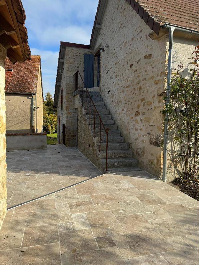 Gîte pour 2 personnes, avec jardin à Coust