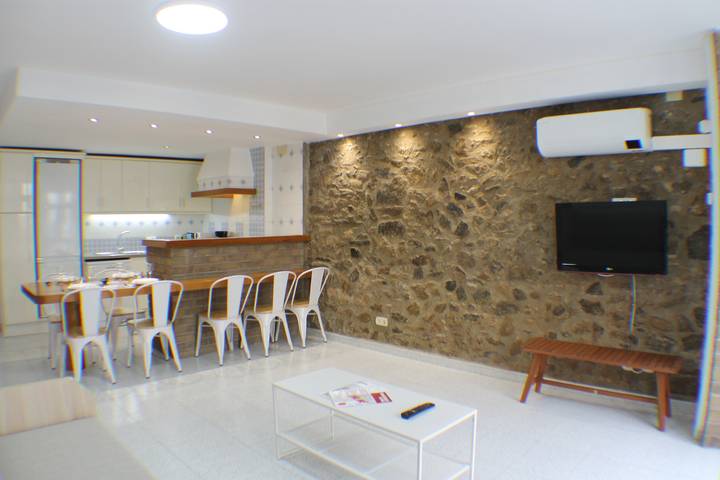 Apartamento entero, Apartamento de vacaciones para 8 personas con terraza in Roses Centre, Roses