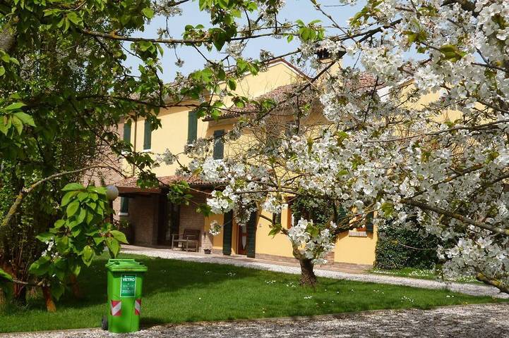 Casa vacanza per 5 persone, con idromassaggio e giardino nonché terrazza, con animali domestici - 1