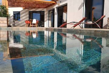 Gîte pour 2 personnes, avec piscine à Bize-Minervois