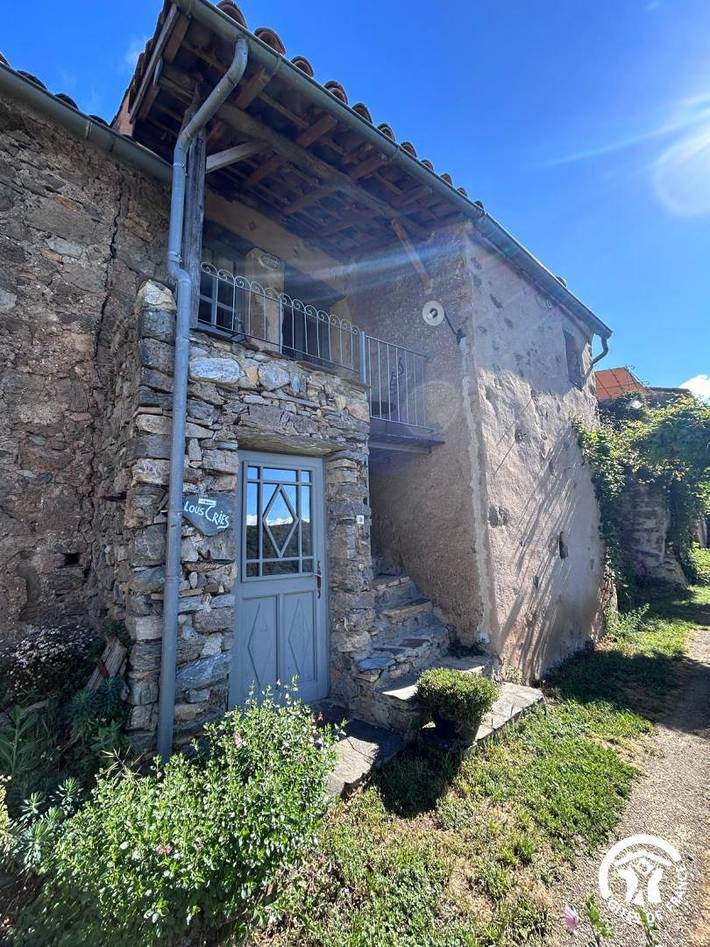 Gîte pour 2 personnes, avec Balcon et Terrasse ainsi que Jardin et Piscine dans Babeau-Bouldoux