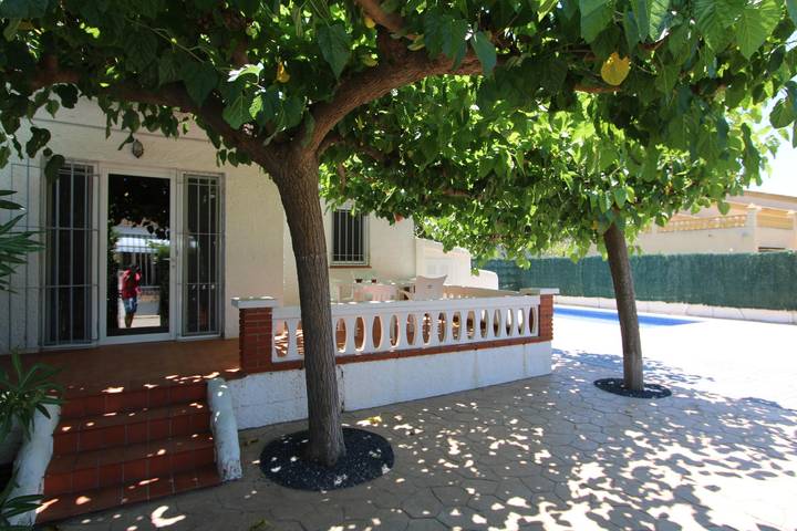 Chalet para 4 personas, con vistas además de jardín y terraza, Se admiten mascotas en Delta del Ebro - 3