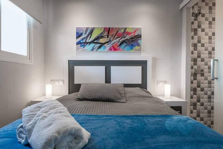 Beautiful  Poolside Corner Villa Private Garden Walk to Beaches in Hacienda Las Chapas, Marbella