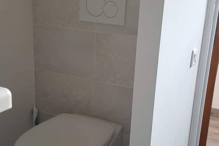 Entire apartment, Quiet studio near Aubagne in La Penne-sur-Huveaune, Mediterranean Coast (France)