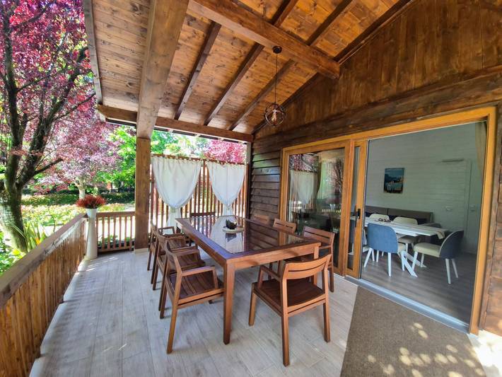 Villa für 8 Personen, mit Garten und Seeblick am Gardasee
