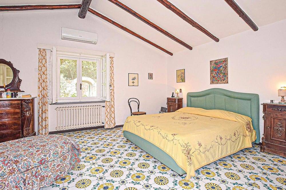 Cozy home in Forio with house sea view in Forio, Ischia