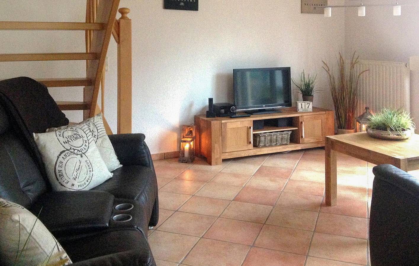 Apt am Strand mit WiFi, TV, Parkplatz und Terrasse in Röbel, Müritz