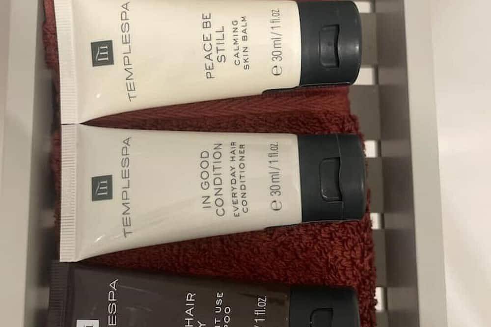 Beautiful, renovated 1 Bedroom Cottage, with private yard. Great location. in Oadby and Wigston, Heart of England