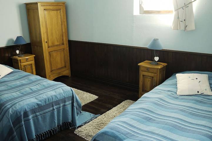 Gîte pour 8 personnes, avec jardin et piscine à Talizat - 4