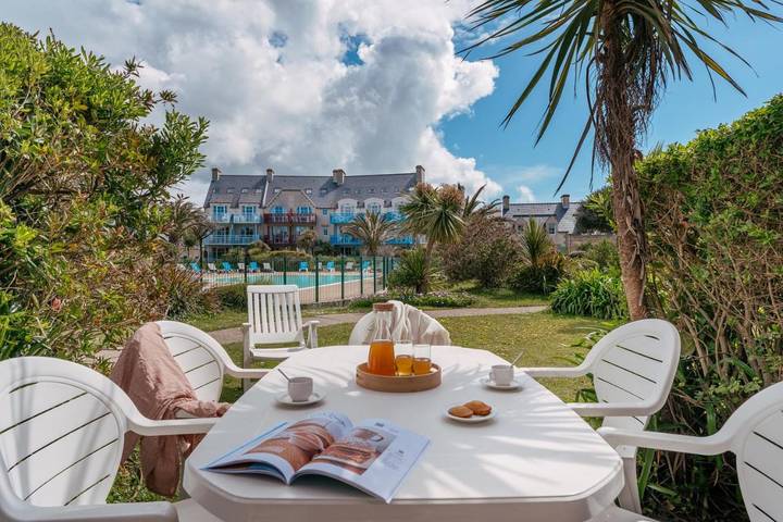 Location de vacances pour 8 personnes, avec piscine ainsi que jardin et bassin pour enfant, animaux acceptés dans Plage de Grève Blanche (Guilvinec) - 4