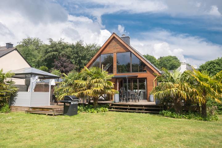 Gîte pour 6 personnes, avec sauna et jacuzzi dans Guerlédan