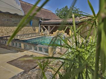 Gîte pour 5 personnes, avec terrasse et piscine à Saint-Crépin-et-Carlucet