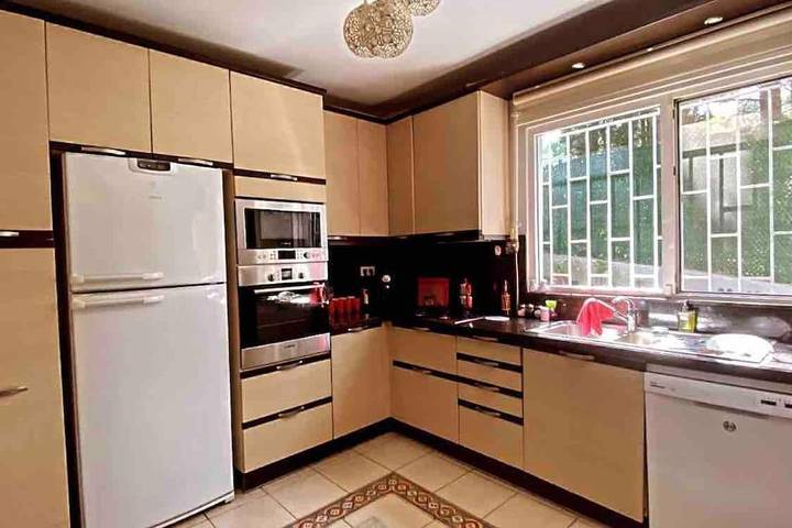 Villa pour 8 personnes, avec balcon ainsi que jardin et vue à Istanbul - 2
