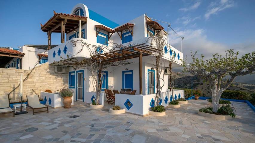 Gîte pour 3 personnes, avec vue et jardin, animaux acceptés dans Myrtos - 2